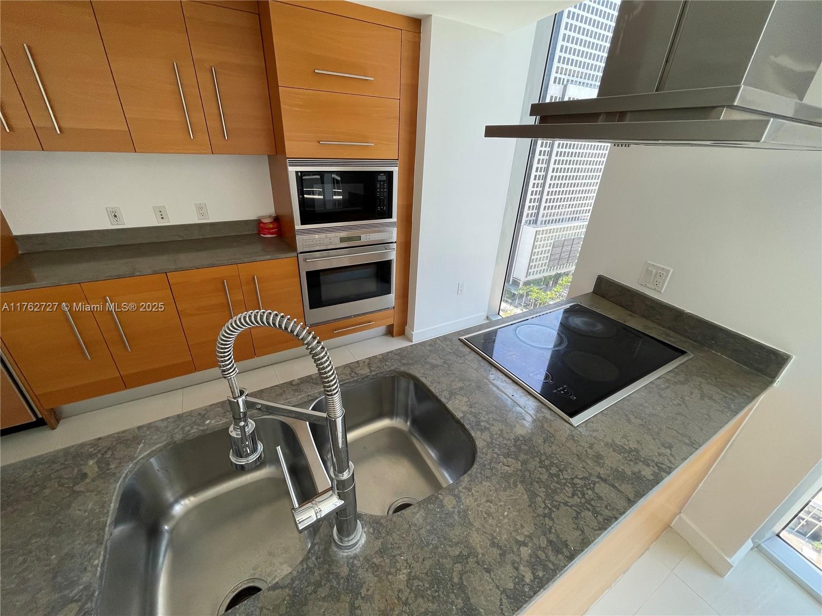 495 Brickell Ave # 2610