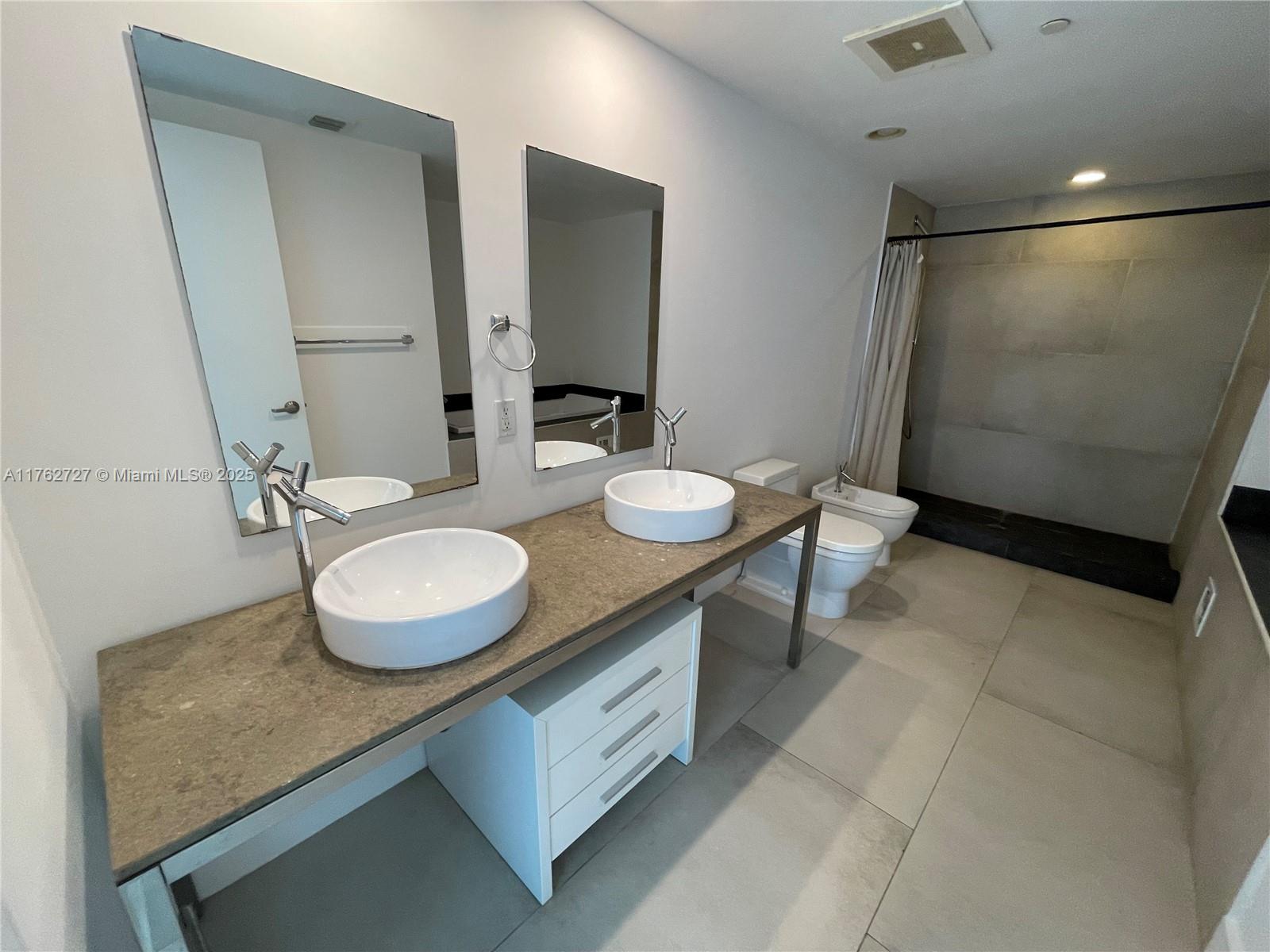 495 Brickell Ave # 2610