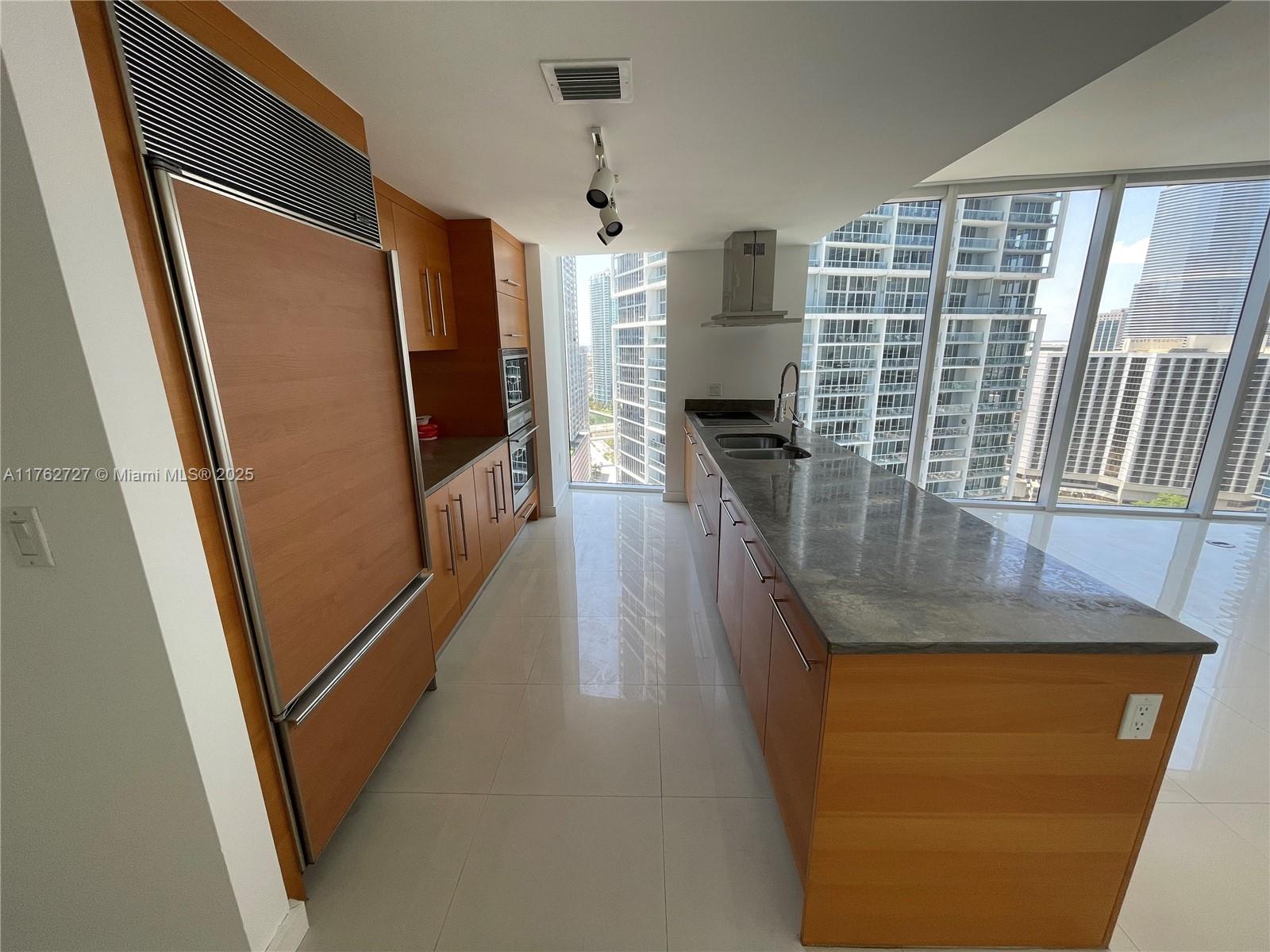 495 Brickell Ave # 2610