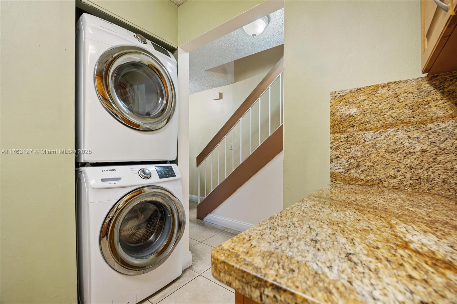 2427 W 52nd Pl # 1 Unit: 5-1