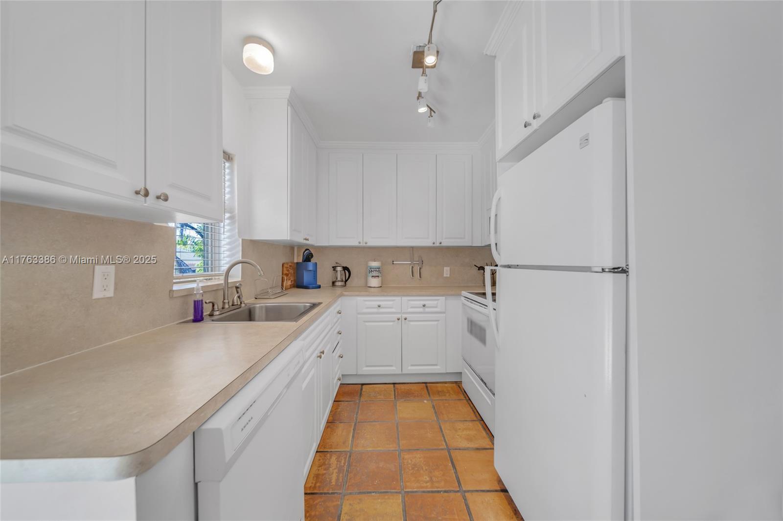 312 NE 16th Ter Unit: E