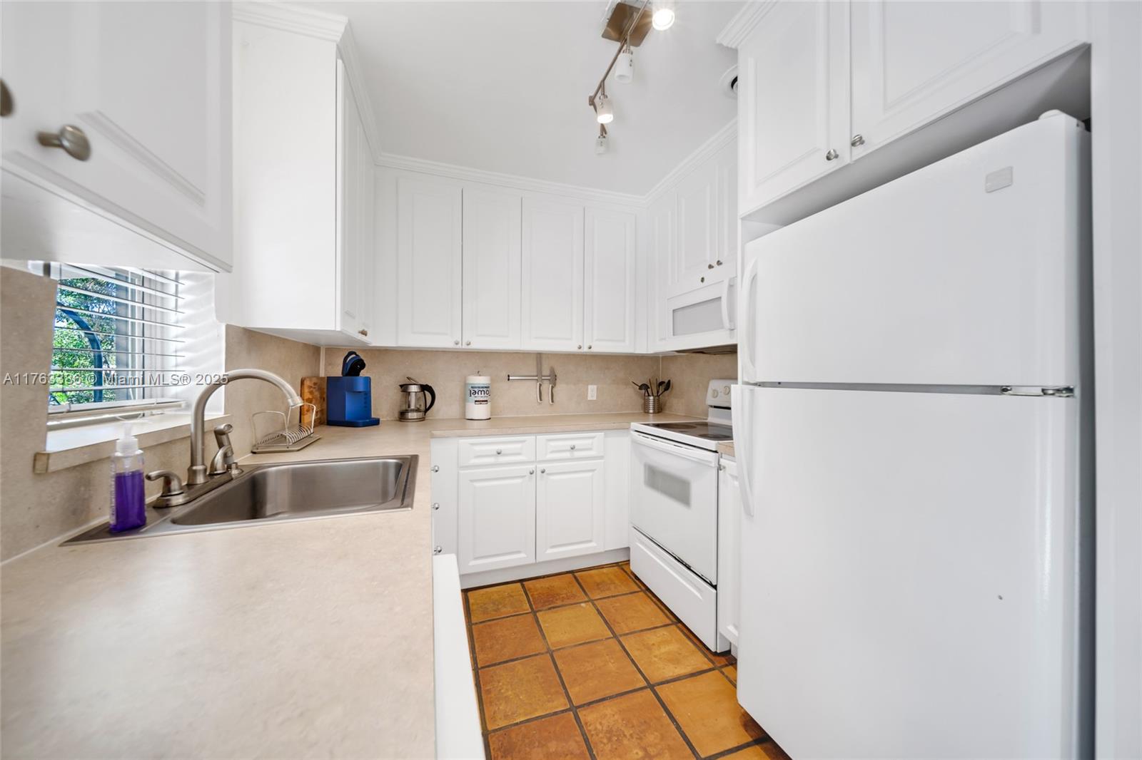 312 NE 16th Ter Unit: E