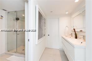 9381 E Bay Harbor Dr # 703N