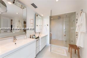9381 E Bay Harbor Dr # 703N