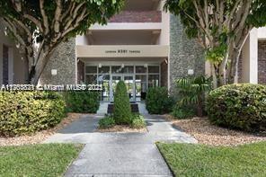 9381 E Bay Harbor Dr # 703N