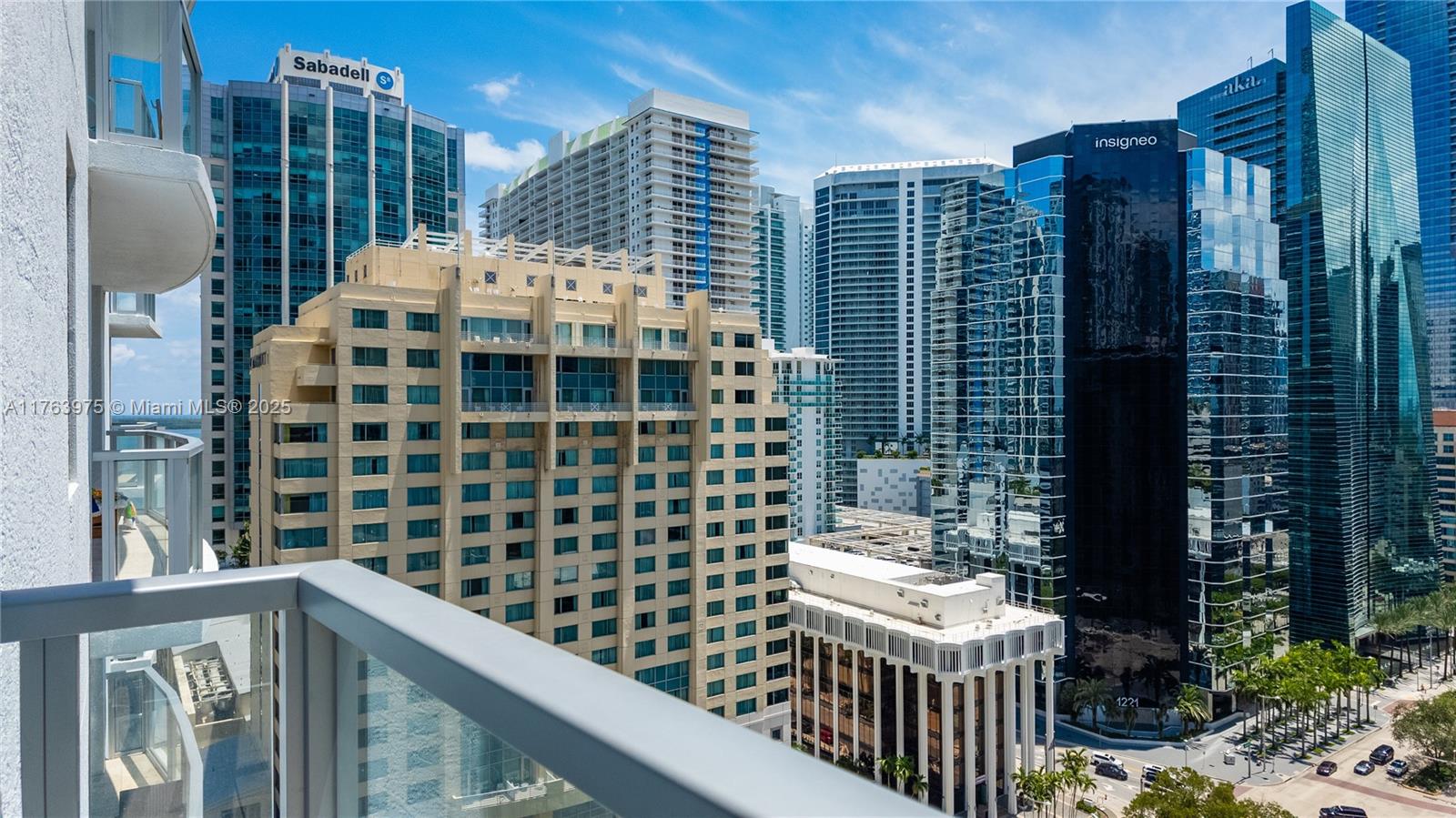1060 Brickell Ave # 1811