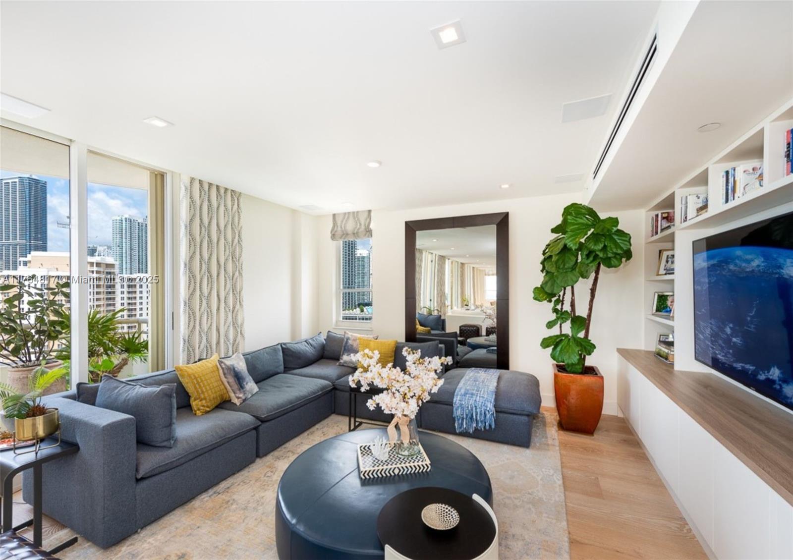 888 Brickell Key Dr # 2501