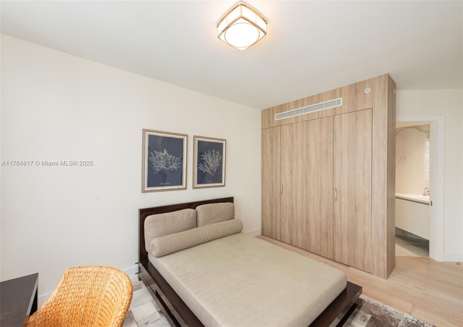 888 Brickell Key Dr # 2501