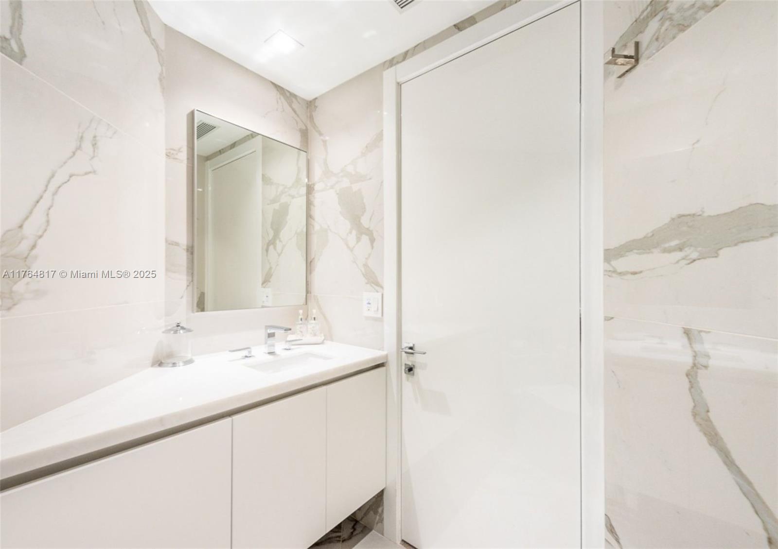 888 Brickell Key Dr # 2501