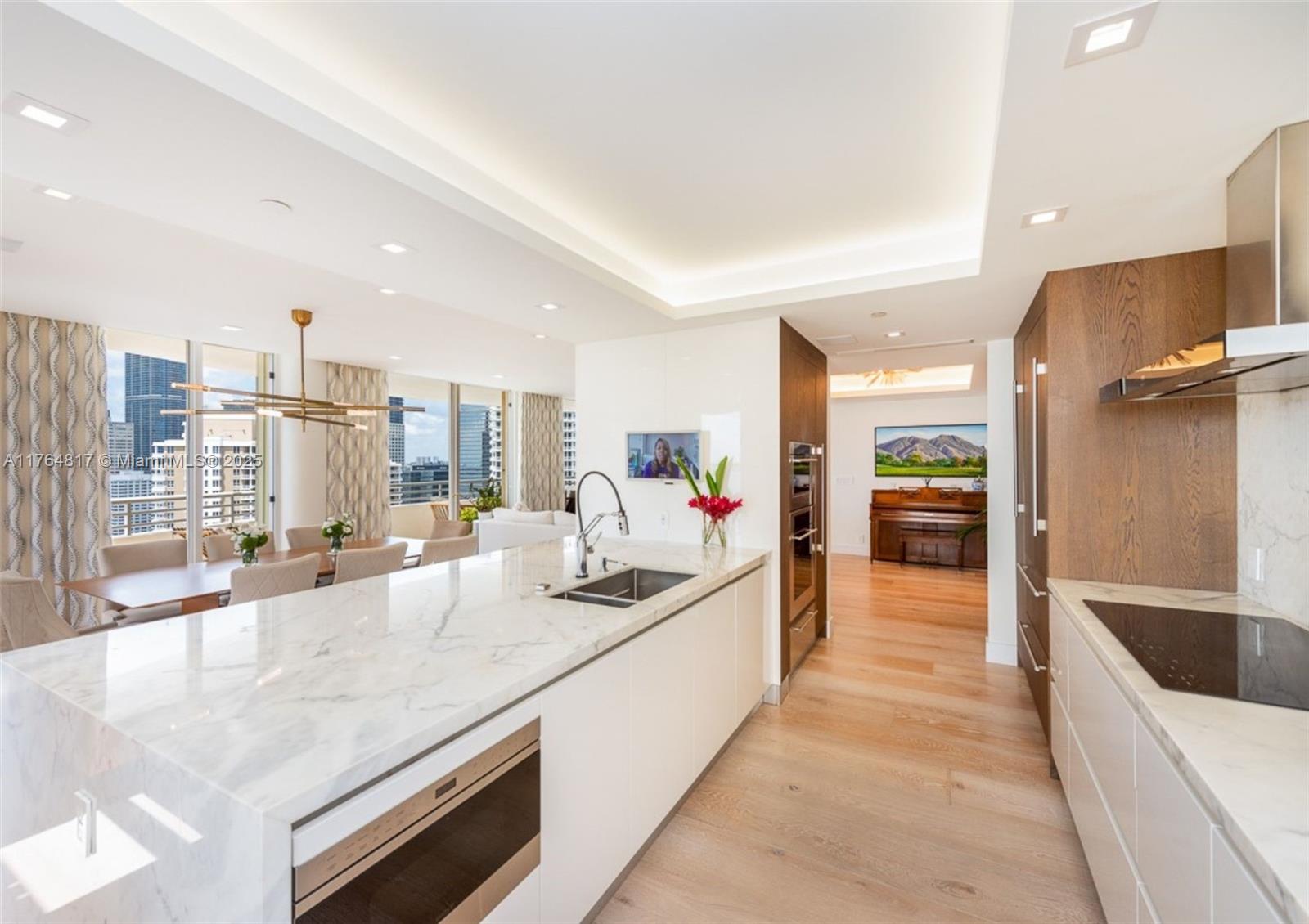 888 Brickell Key Dr # 2501