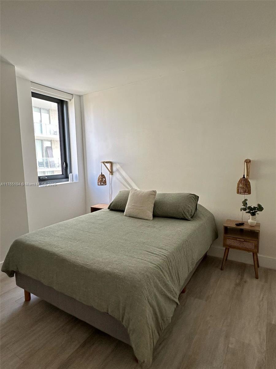 121 NE 34th St # 1109
