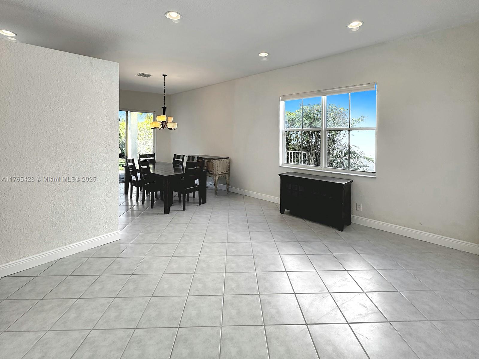 637 Bald Cypress Rd