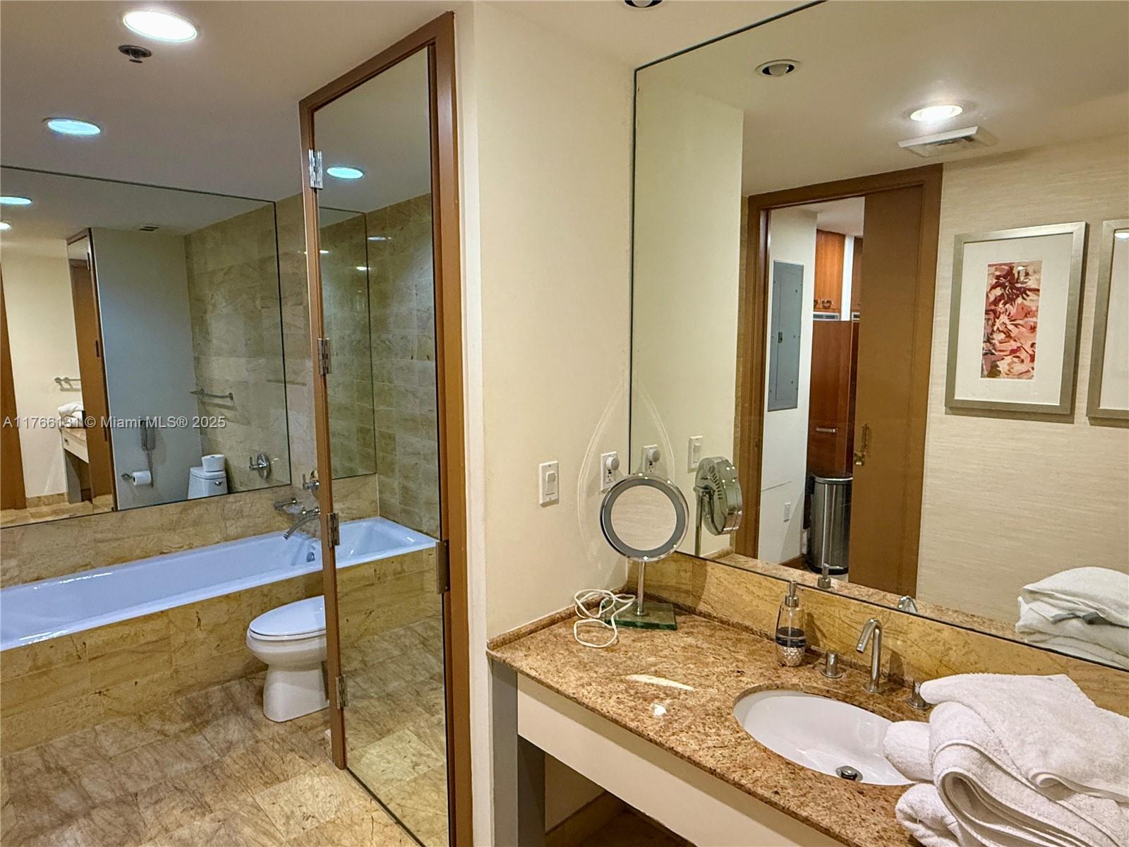 1395 Brickell Ave # 3211