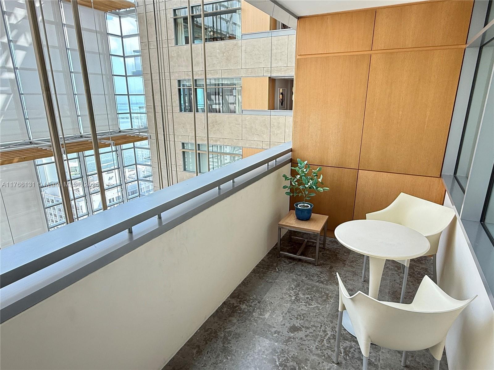 1395 Brickell Ave # 3211