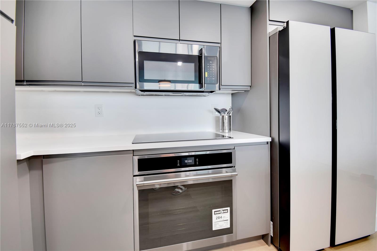 1800 N Bayshore Dr # 3903