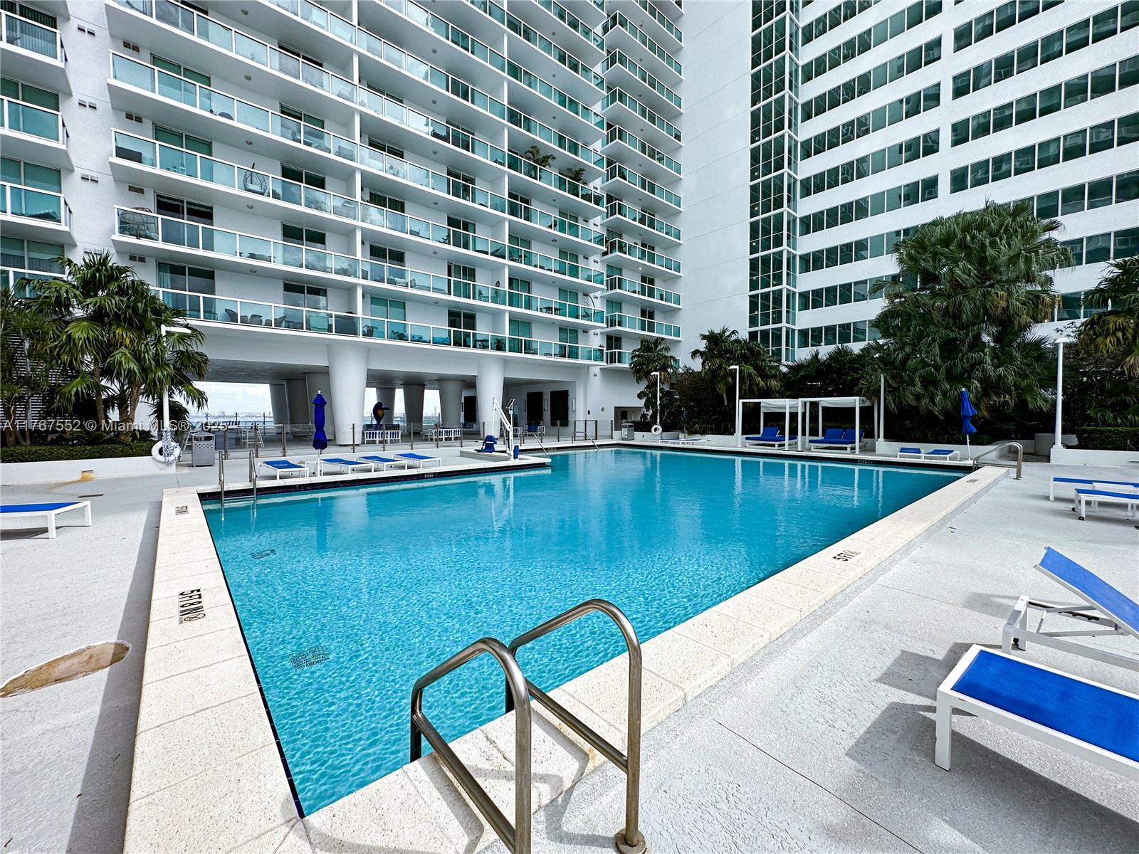 1800 N Bayshore Dr # 3903