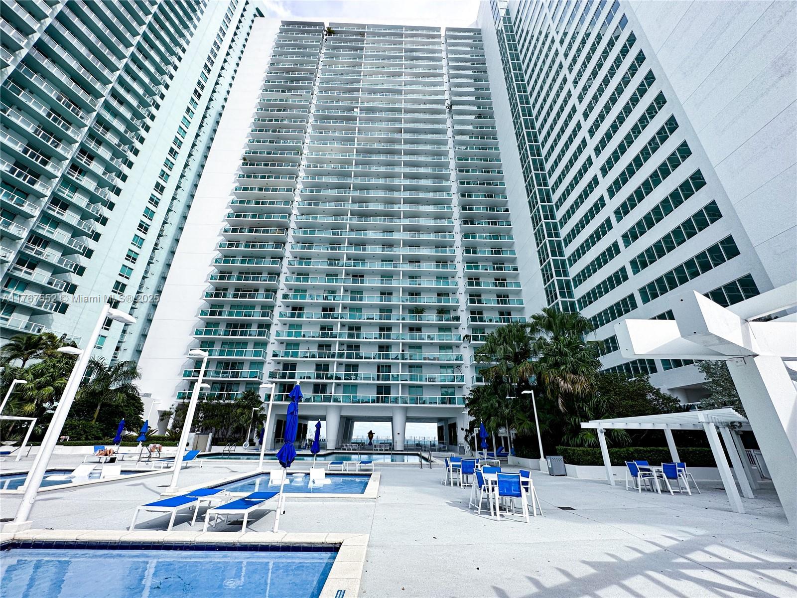 1800 N Bayshore Dr # 3903