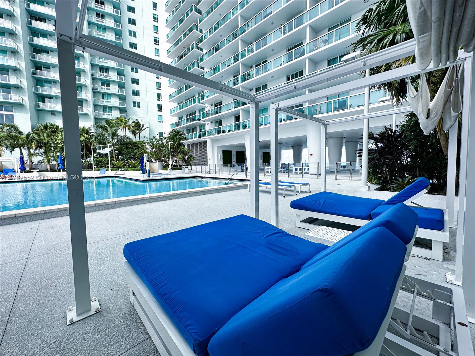1800 N Bayshore Dr # 3903