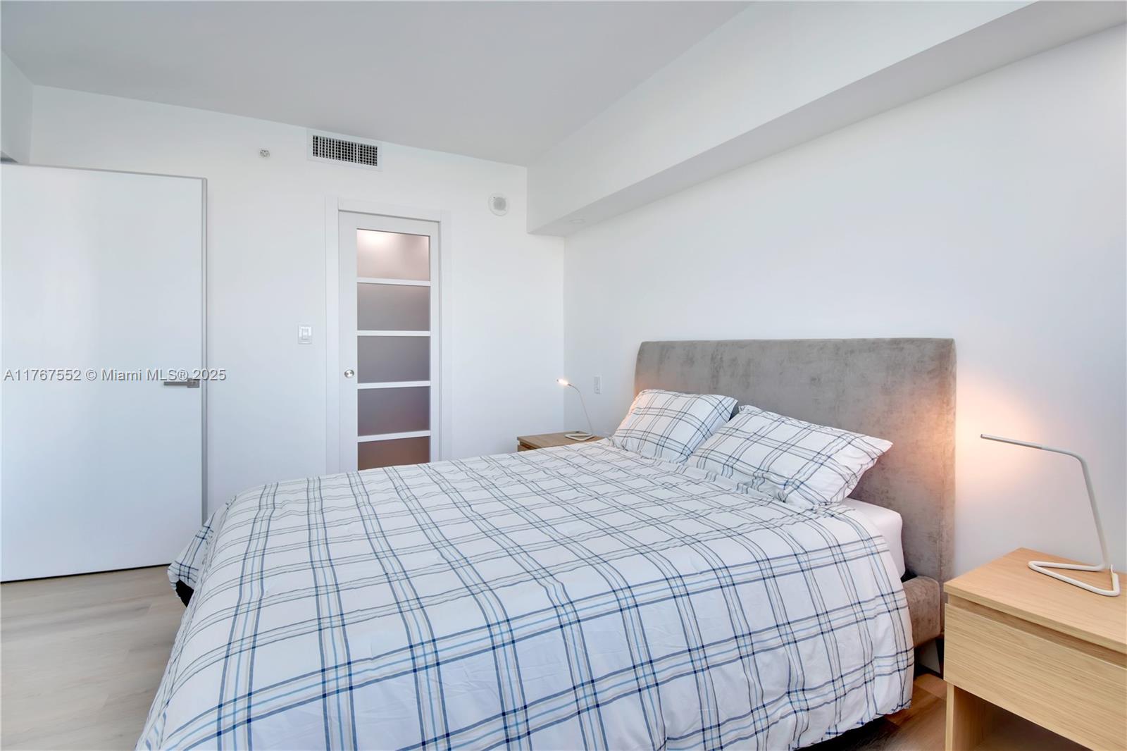 1800 N Bayshore Dr # 3903