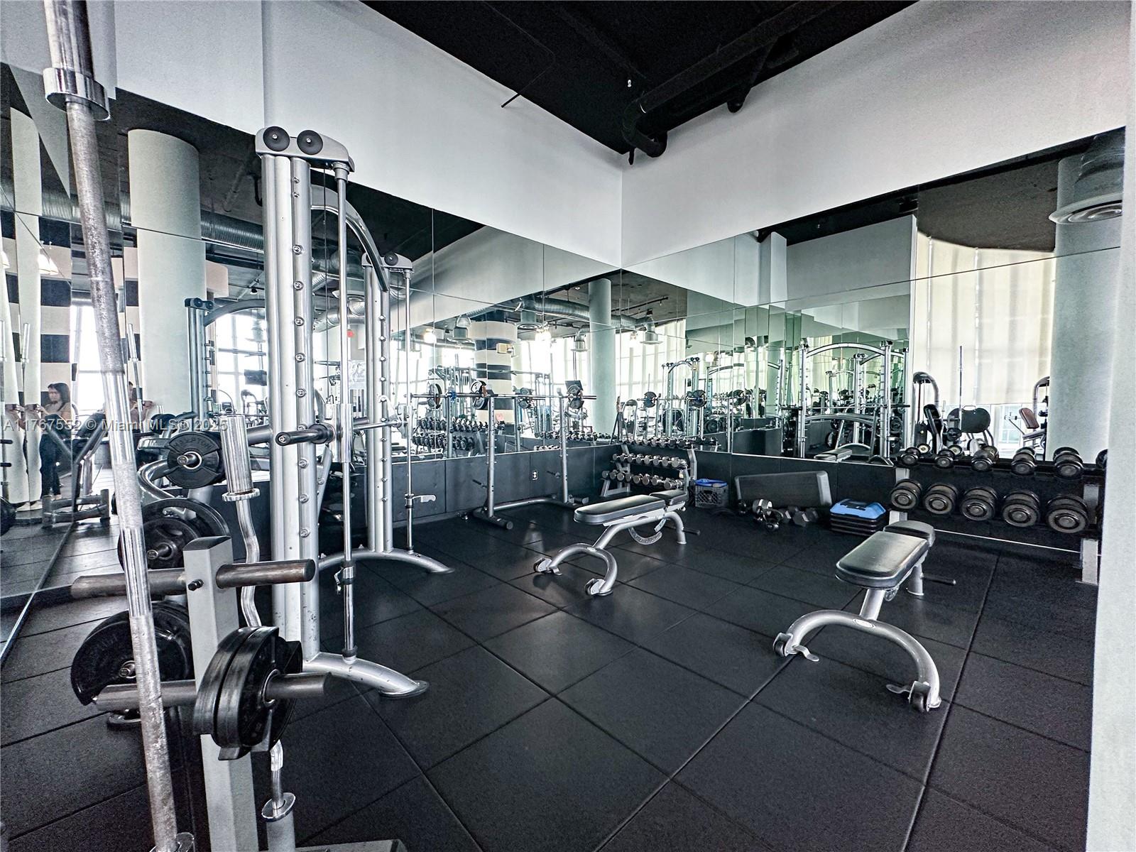 1800 N Bayshore Dr # 3903