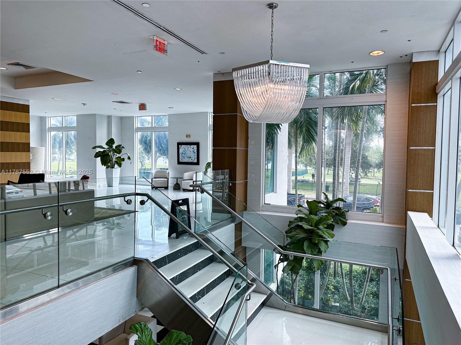 1800 N Bayshore Dr # 3903