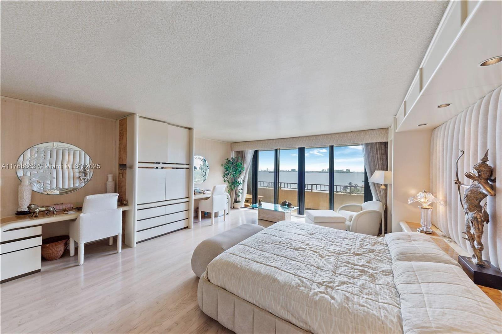 11113 Biscayne Blvd # 757