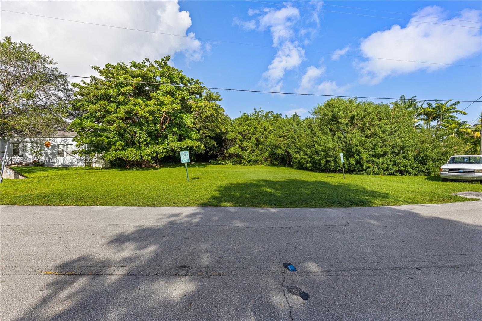 827 NE 14th Pl