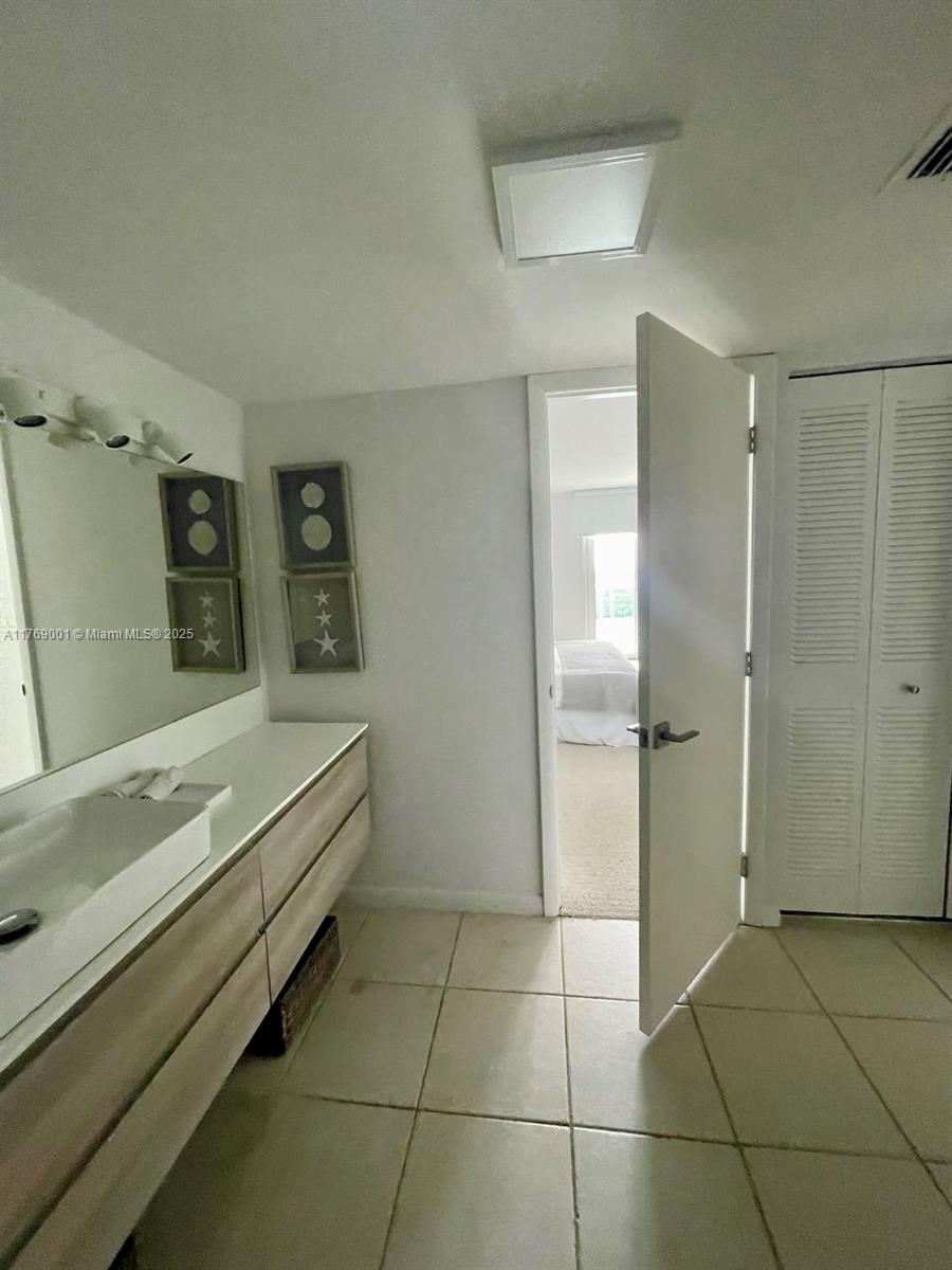 100 Bayview Dr # 2021