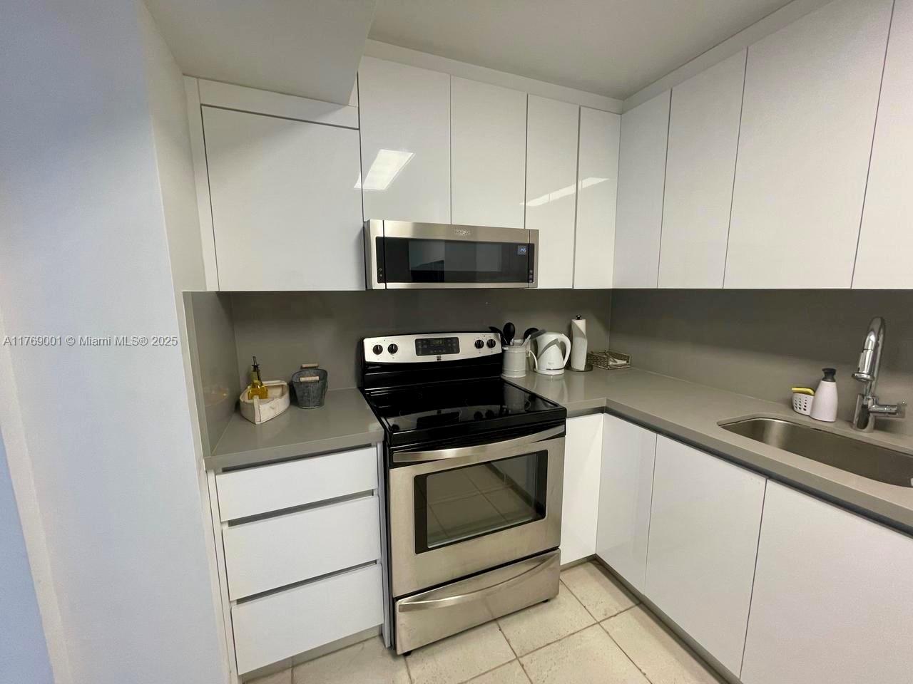 100 Bayview Dr # 2021