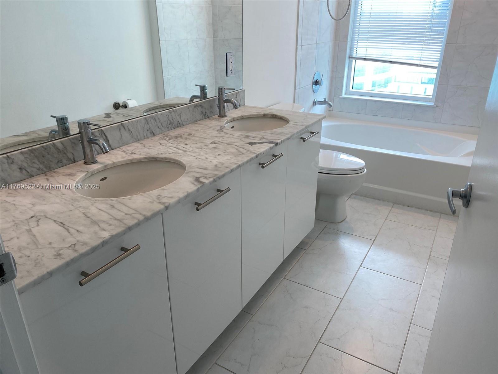 950 BRICKELL BAY DR. # 1600