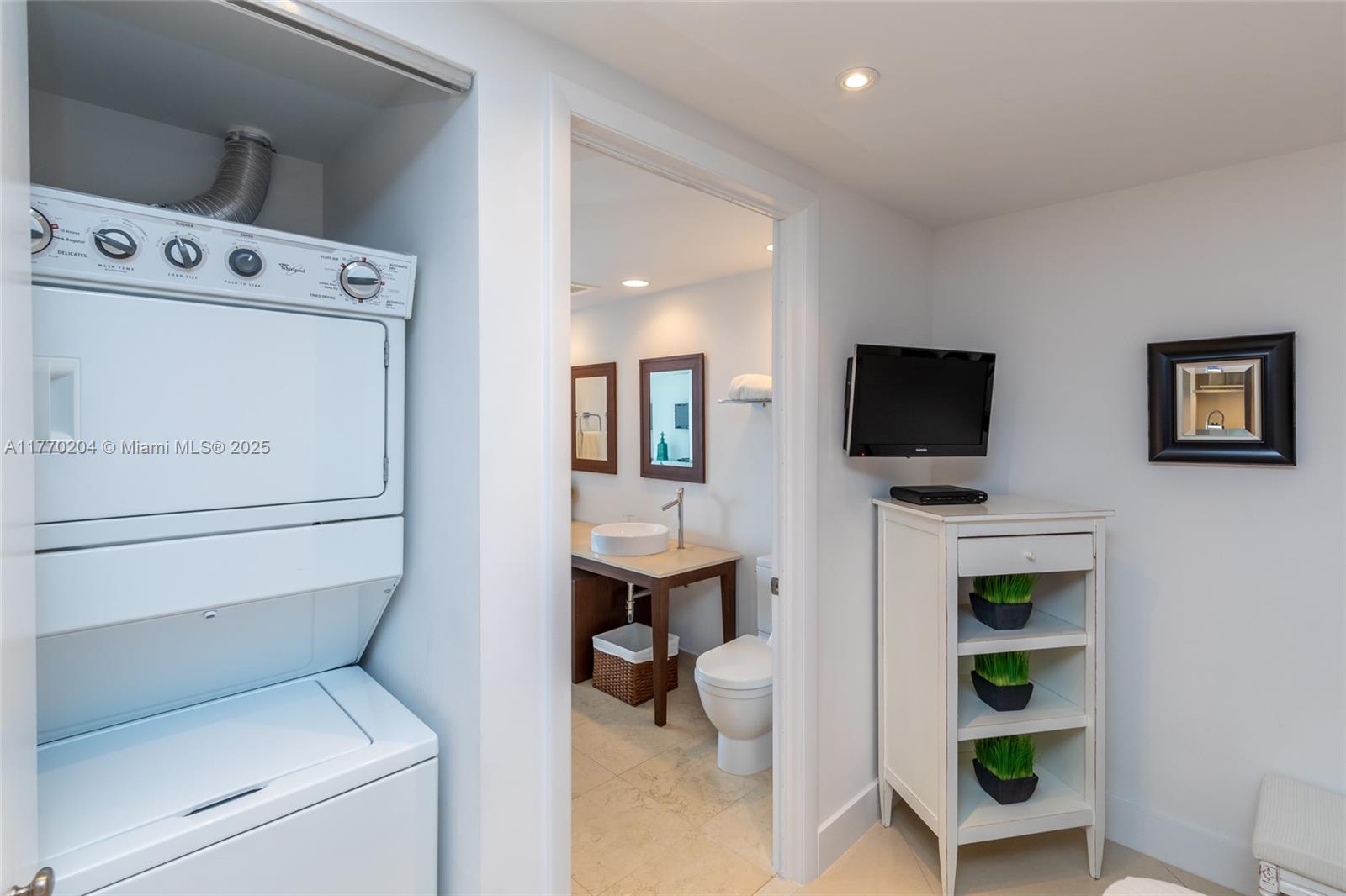 495 Brickell Ave # 1005