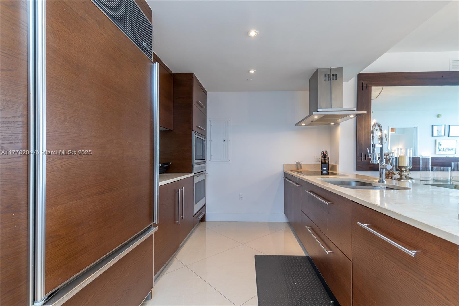 495 Brickell Ave # 1005
