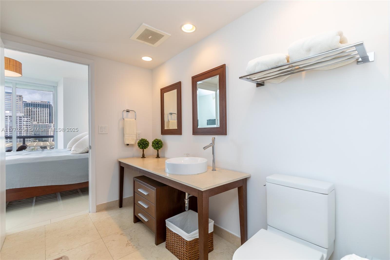 495 Brickell Ave # 1005