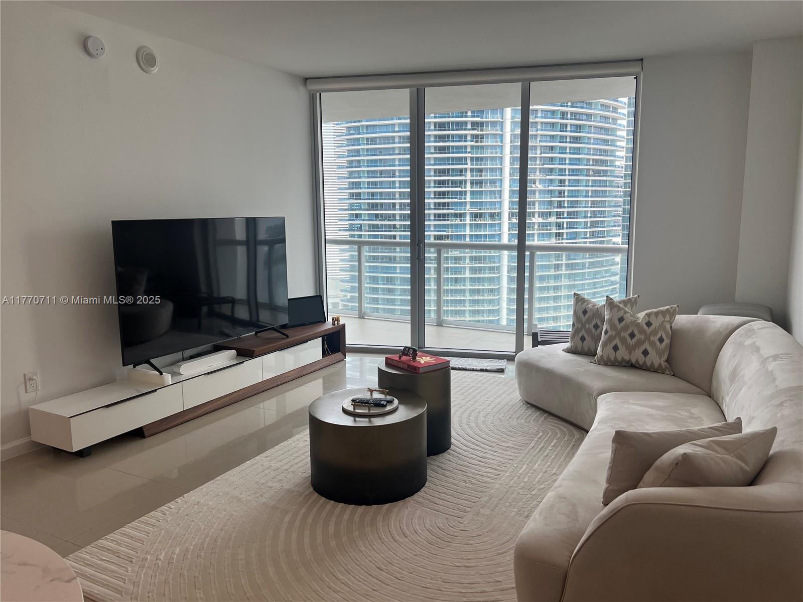 475 Brickell Ave # 3514
