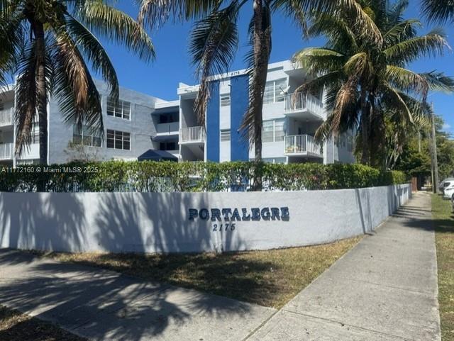 2175 NE 170th St # 308