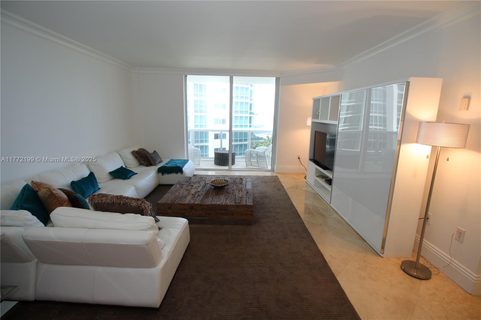 10275 Collins Ave # 833