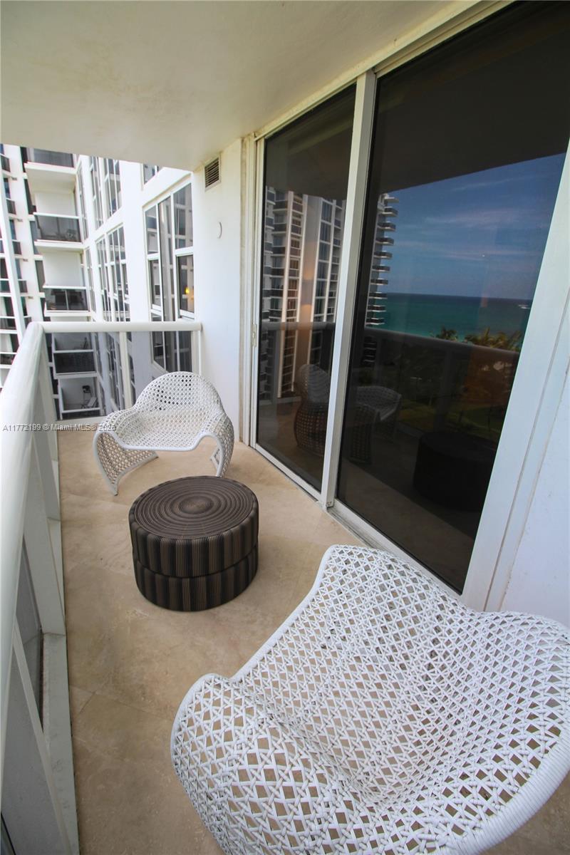 10275 Collins Ave # 833
