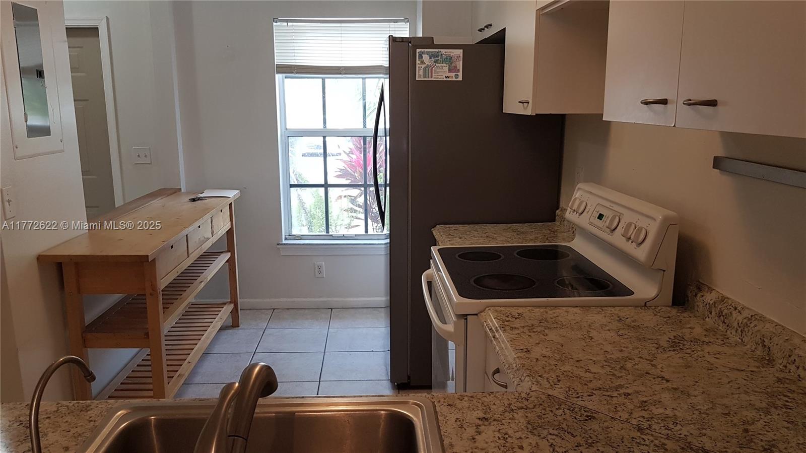 4931 SW 31st Ter # 102