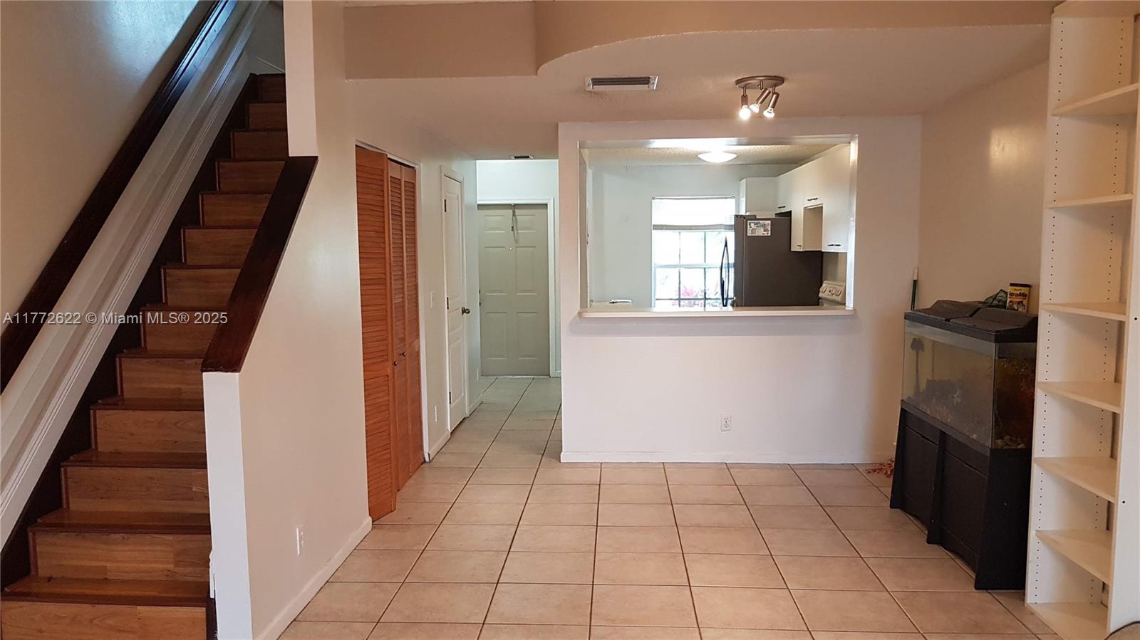 4931 SW 31st Ter # 102