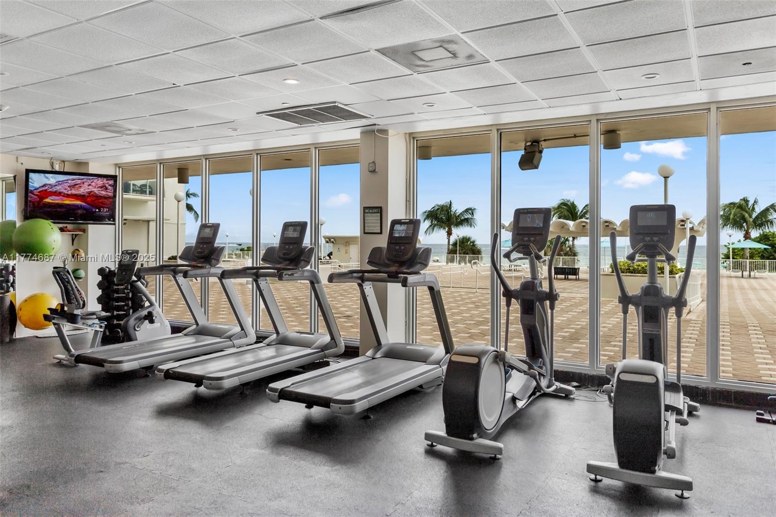5701 Collins Ave # 503