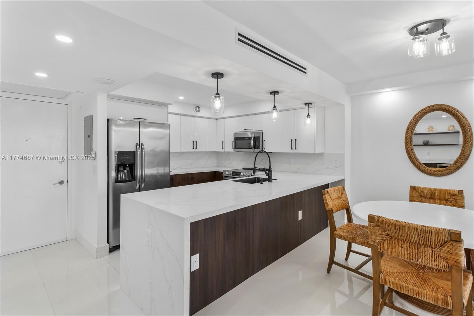 5701 Collins Ave # 503