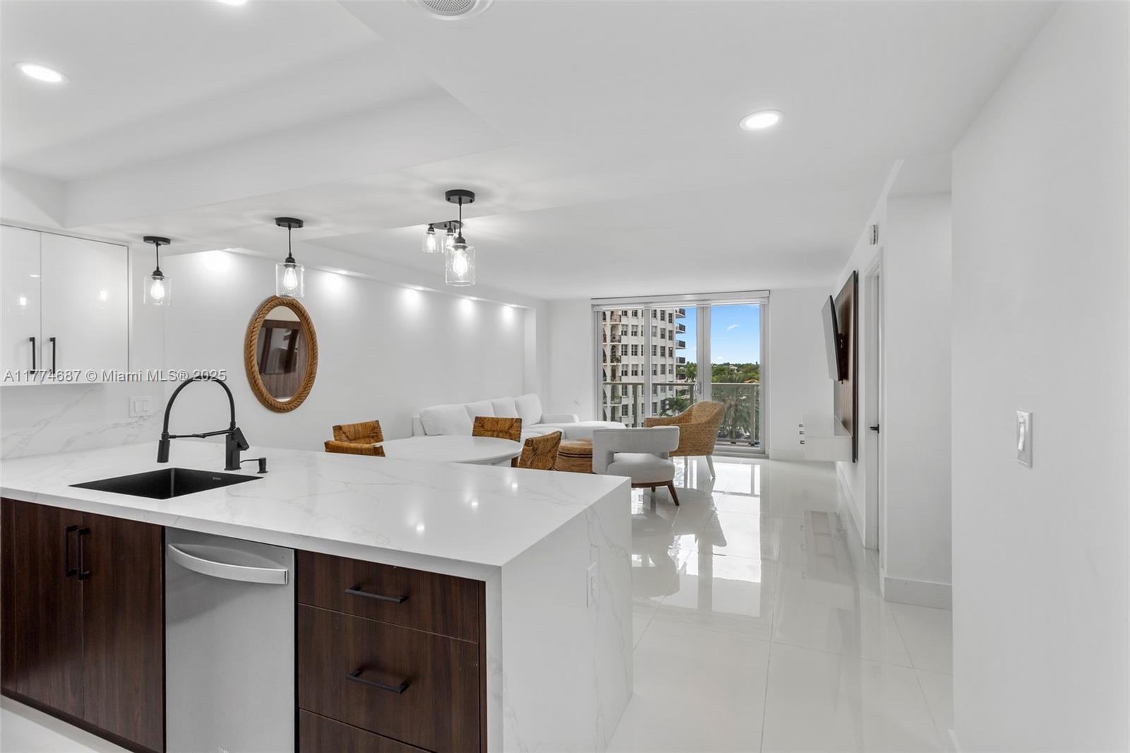 5701 Collins Ave # 503