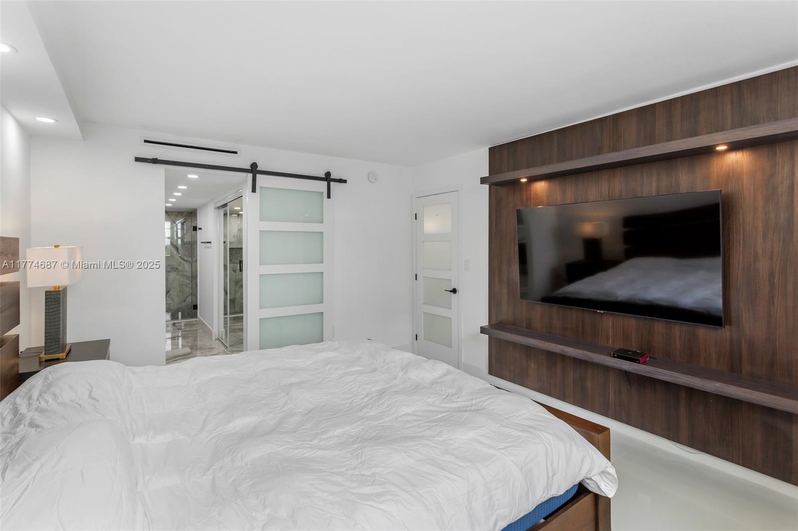 5701 Collins Ave # 503