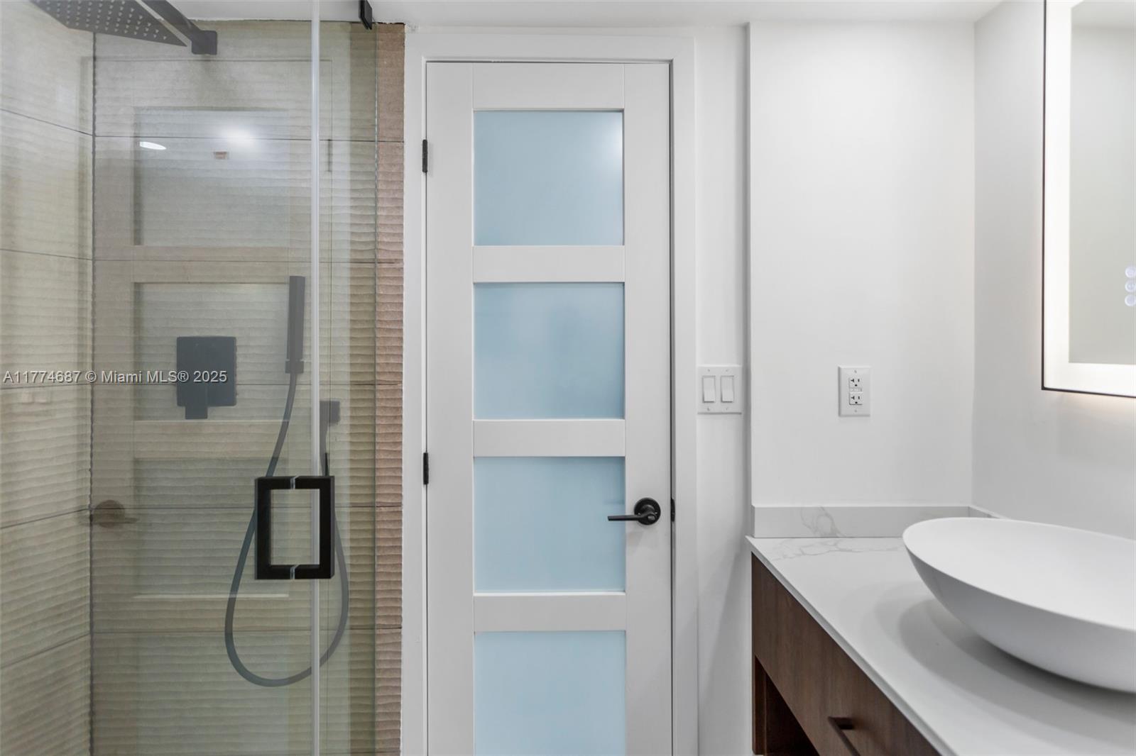 5701 Collins Ave # 503