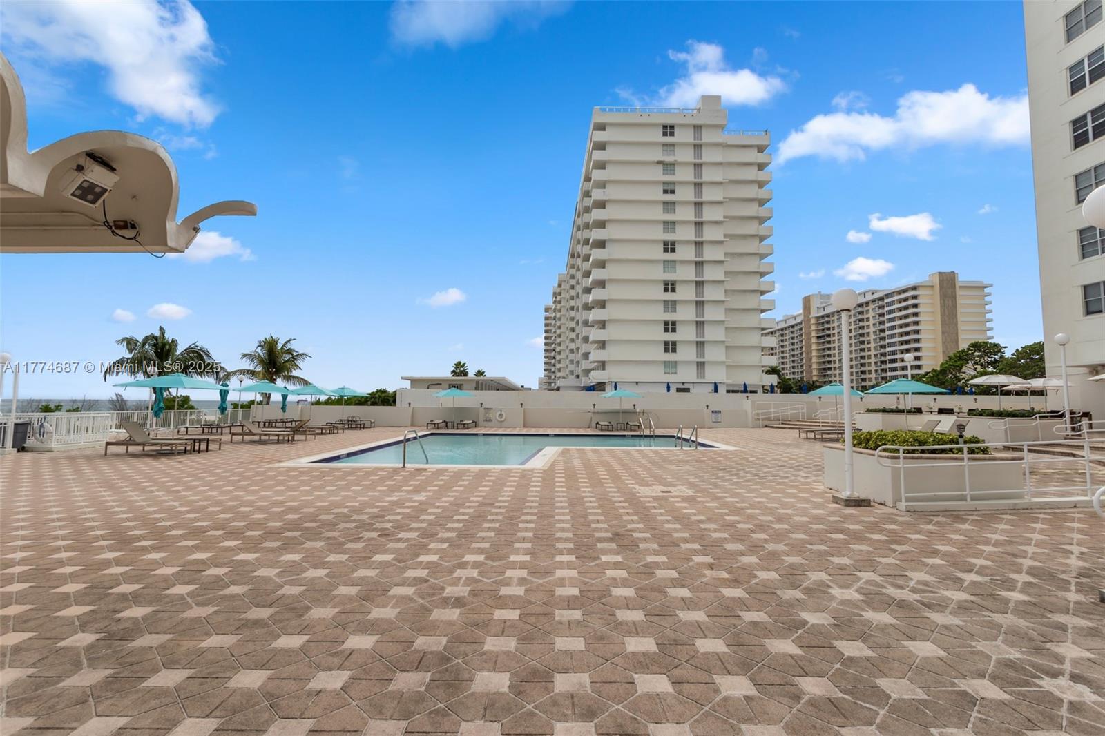 5701 Collins Ave # 503