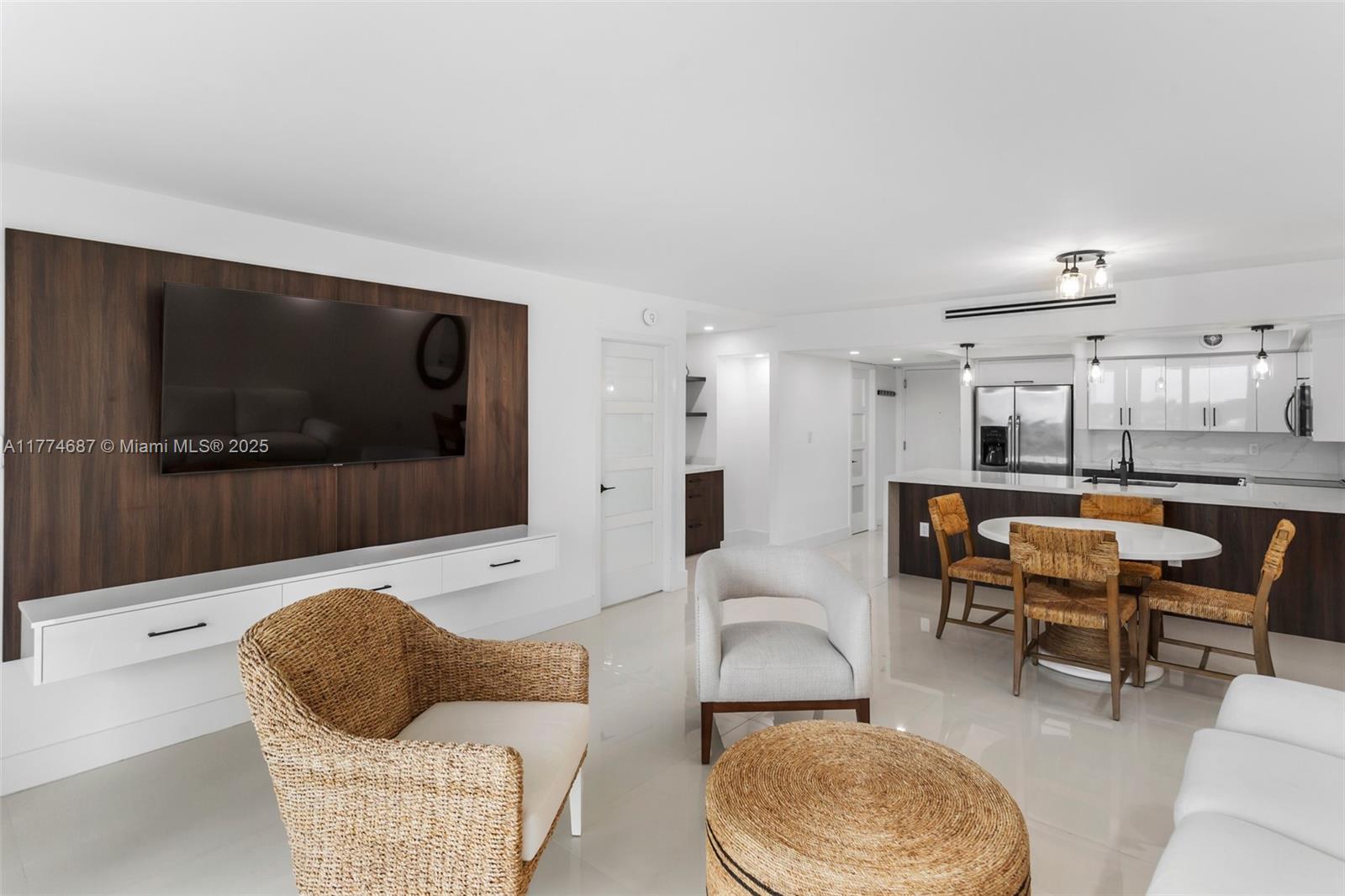 5701 Collins Ave # 503