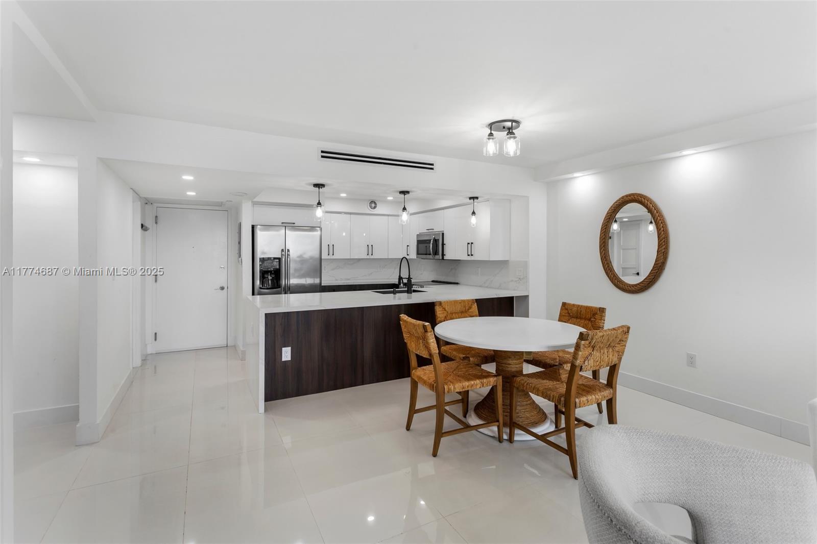 5701 Collins Ave # 503