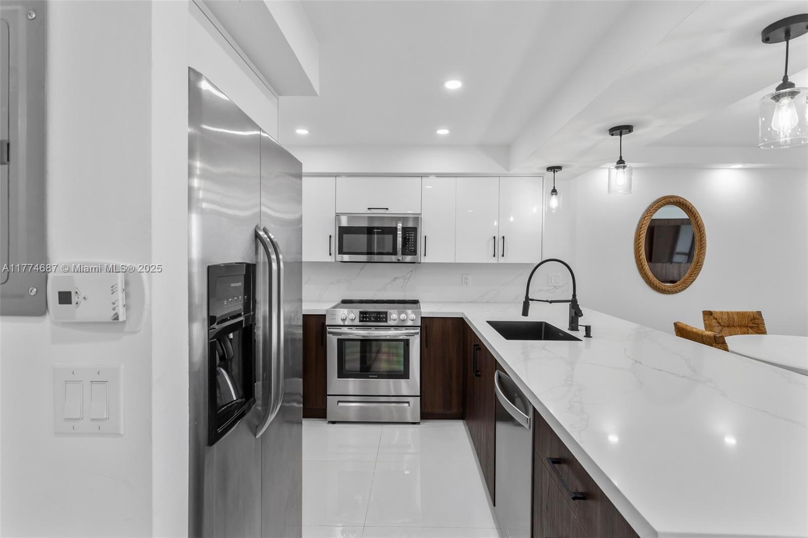 5701 Collins Ave # 503