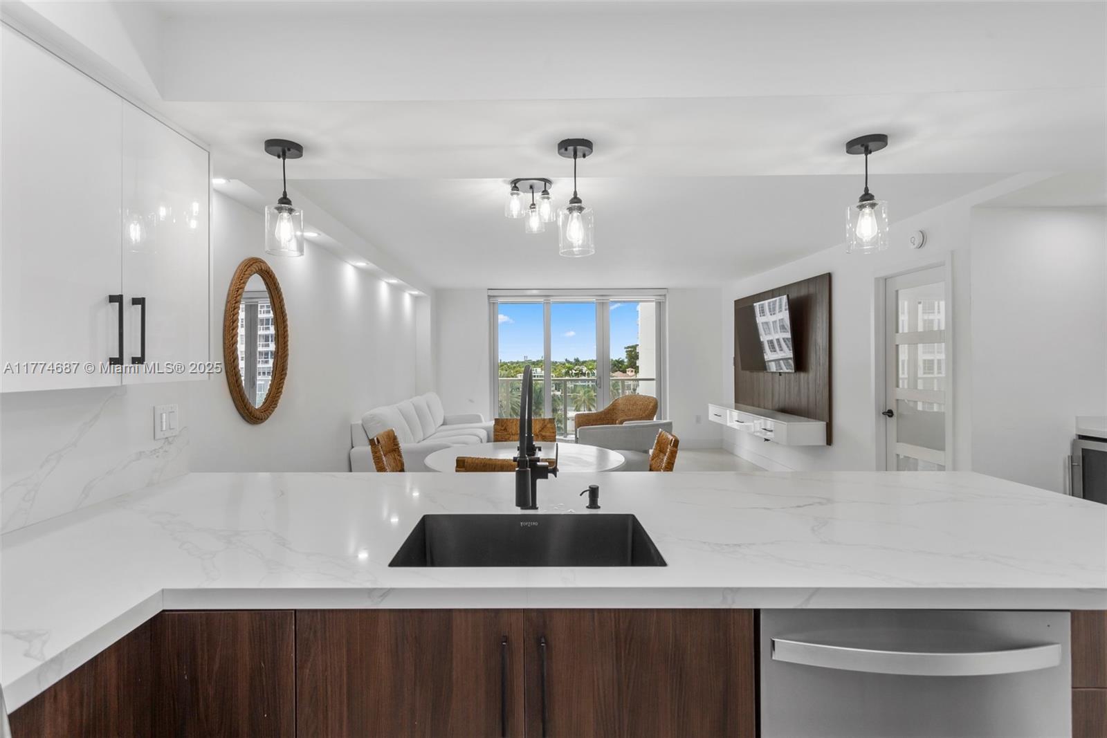 5701 Collins Ave # 503