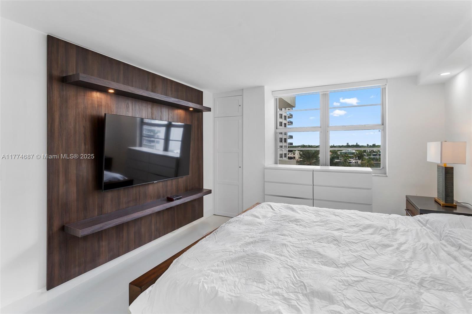 5701 Collins Ave # 503